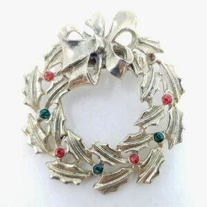 Vintage Holiday Wreath Brooch, Christmas Winter Gold Tone Red Green Rhinestones